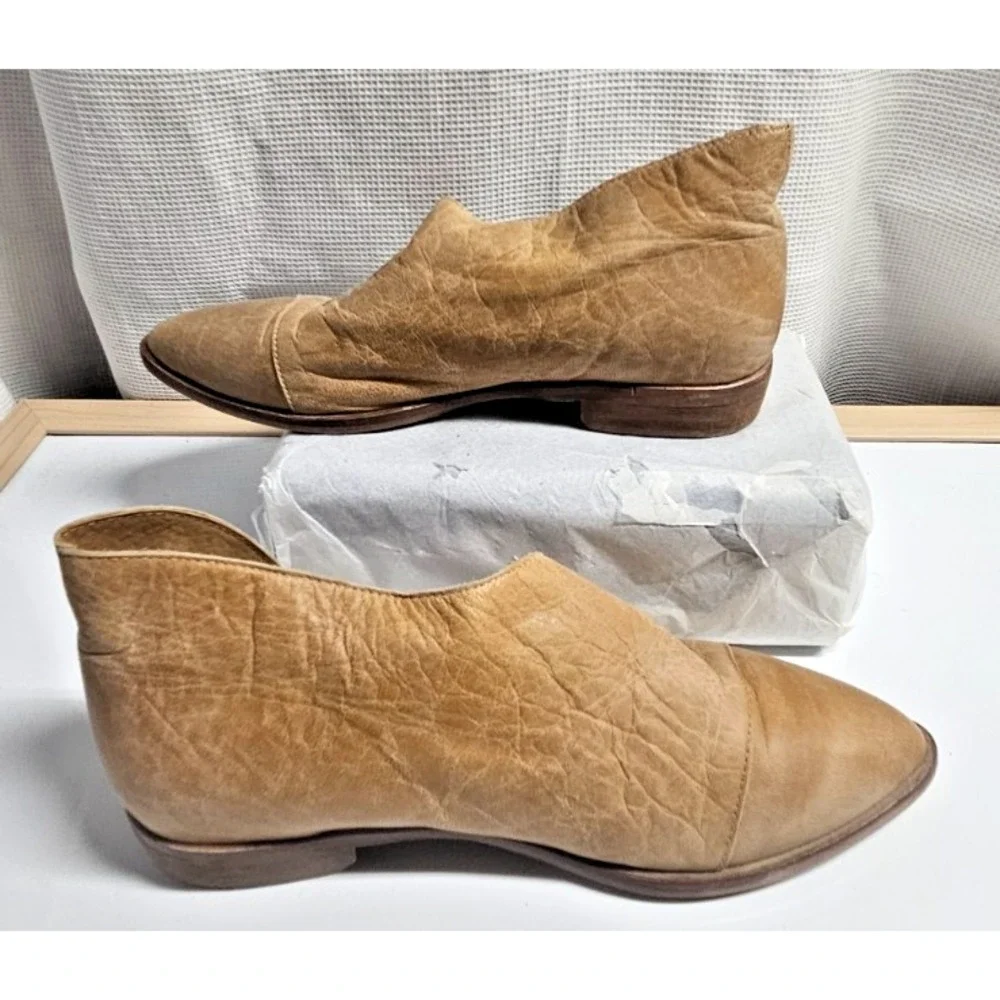 Free People royale flats ankle boots side cut out leather beige‎ Sz37.5/US7